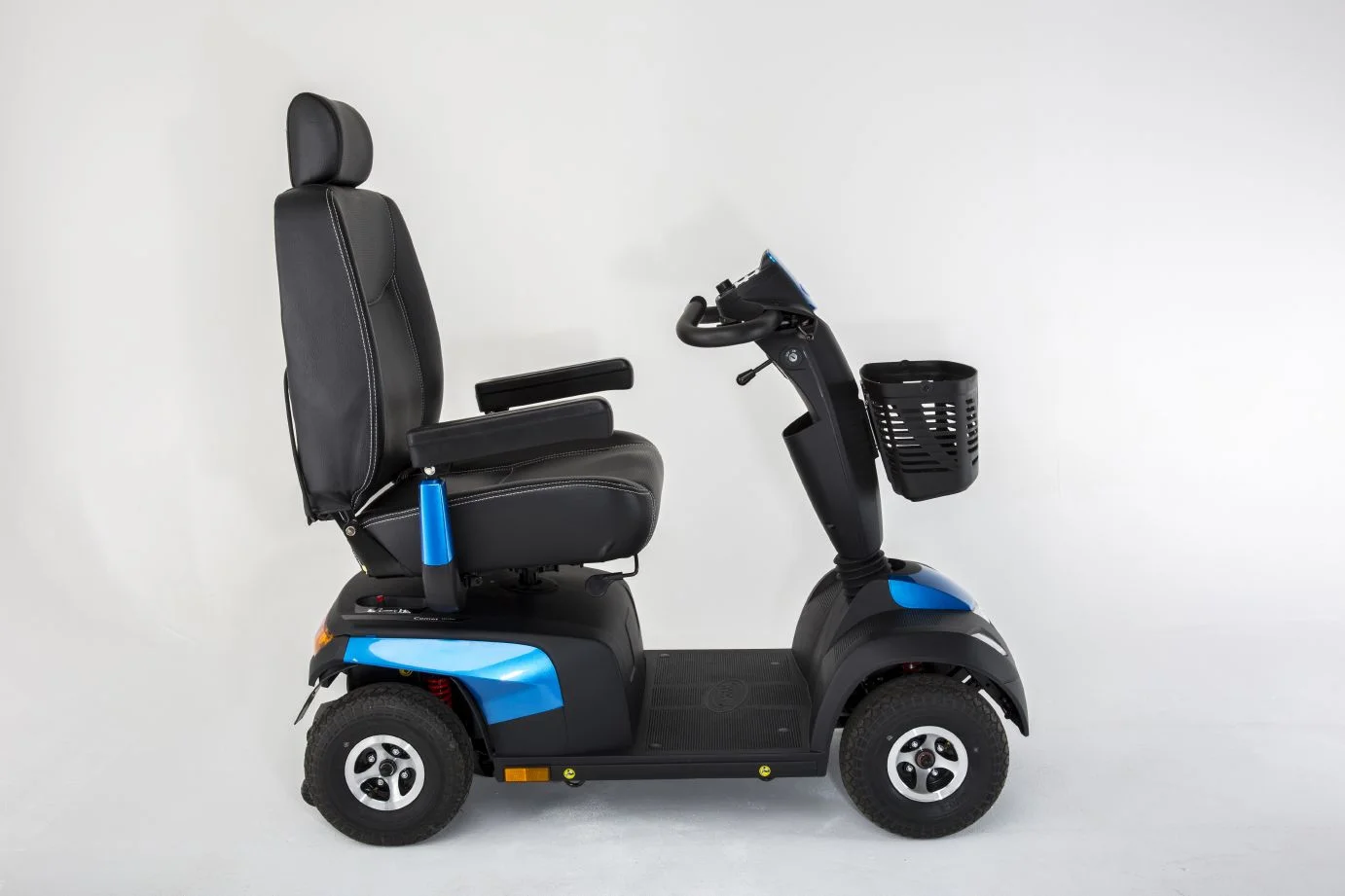 Comet Ultra Invacare Elektromobil – view 2